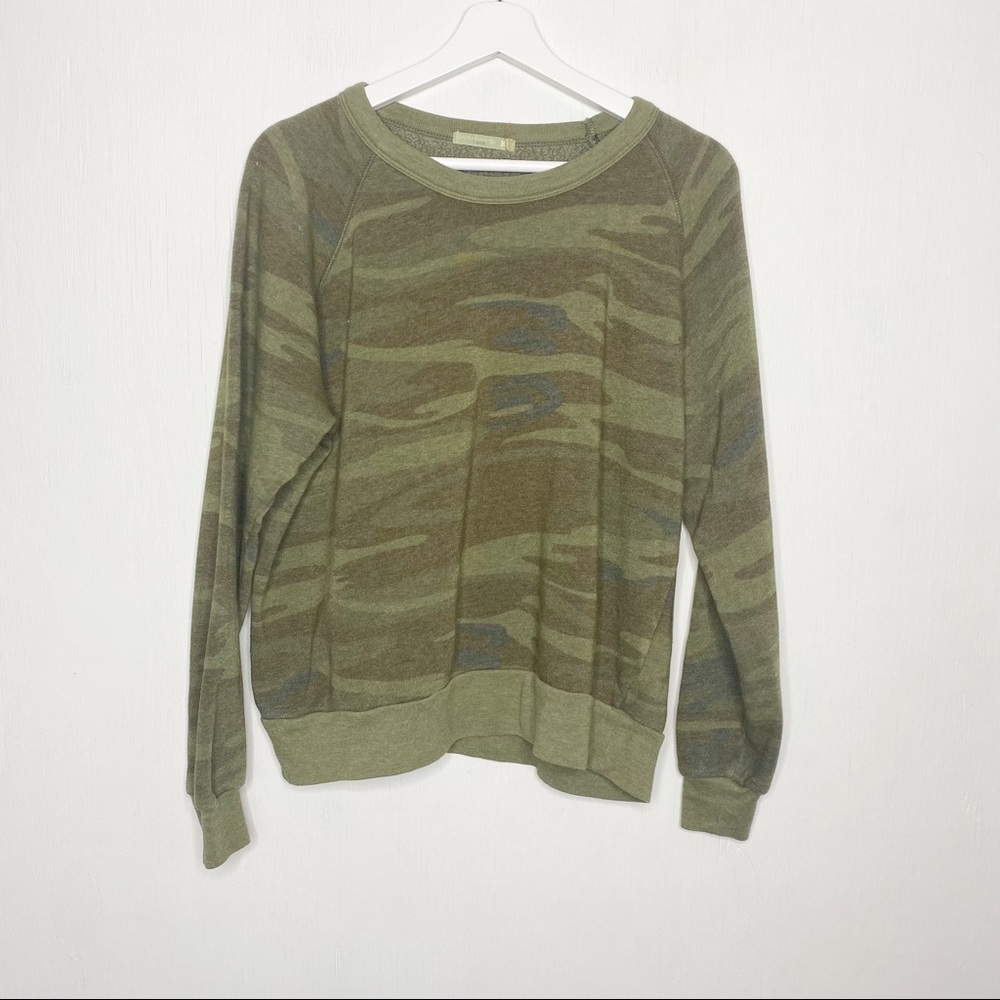 Alternative Apparel Green Camo Print Pullover Sweatshirt Size Medium